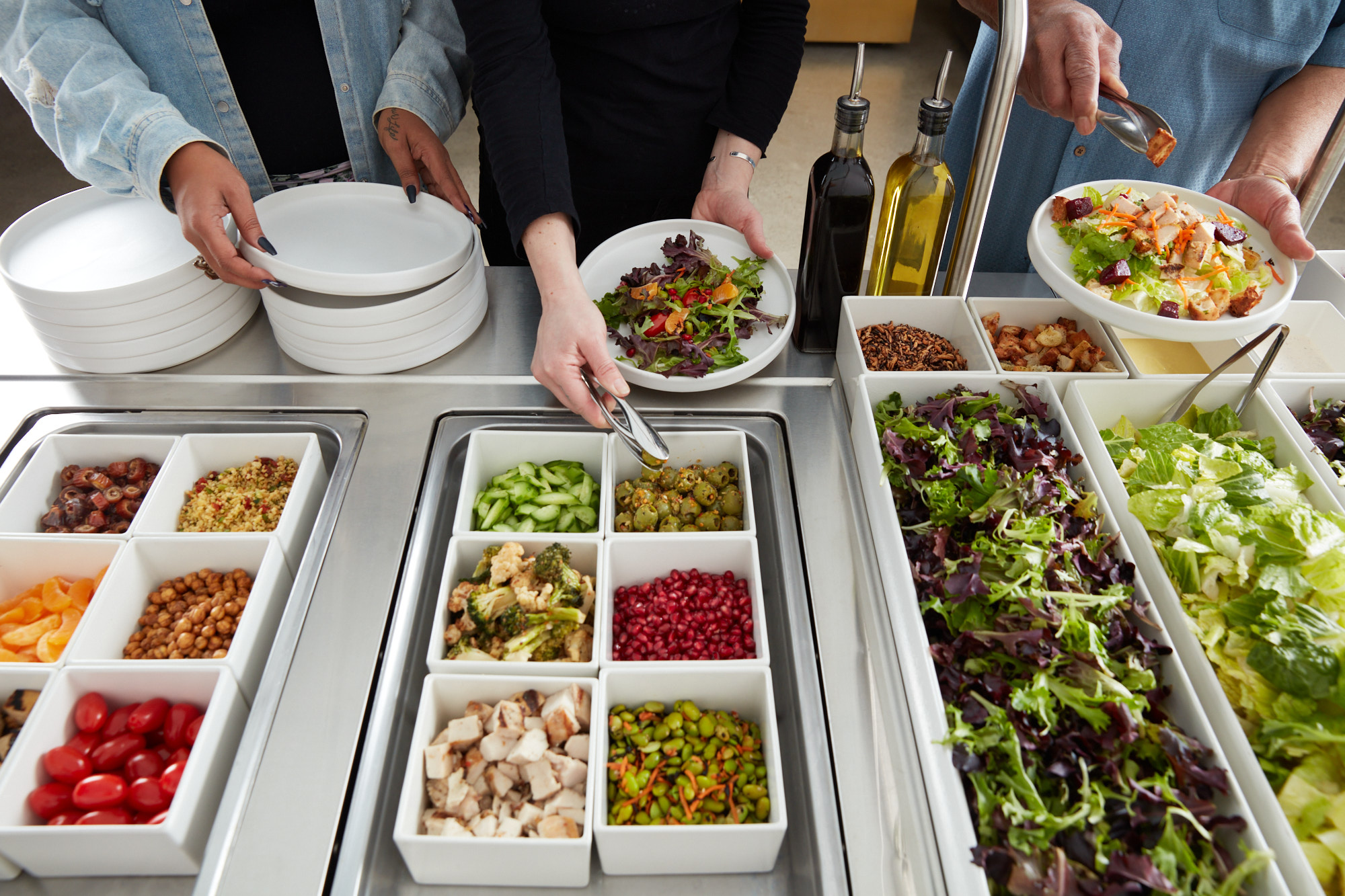 Healthy Office Made Easy: Salad Bar Catering Options for Your Team